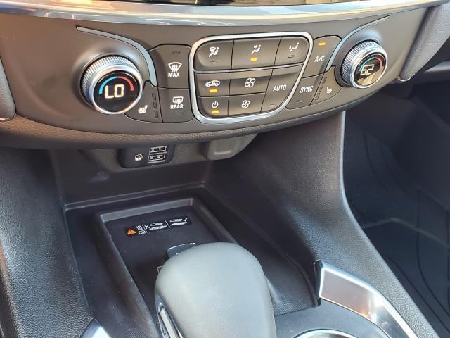 used 2023 Chevrolet Traverse car, priced at $35,900