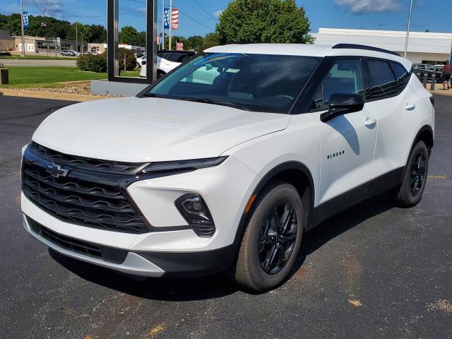 new 2025 Chevrolet Blazer car, priced at $40,665