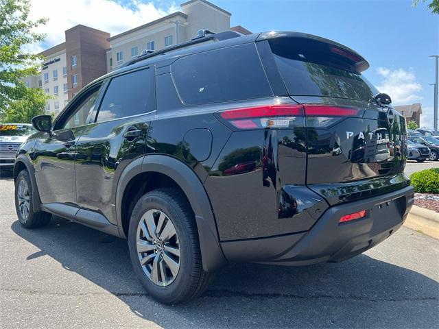new 2024 Nissan Pathfinder car, priced at $40,992
