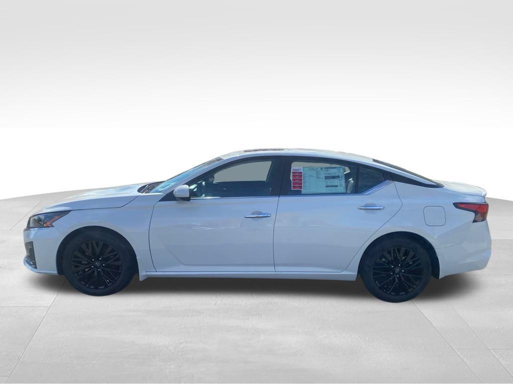 new 2025 Nissan Altima car, priced at $29,356