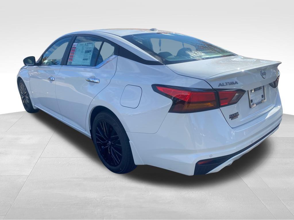 new 2025 Nissan Altima car, priced at $29,356
