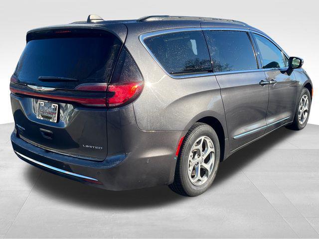 used 2022 Chrysler Pacifica car, priced at $23,337