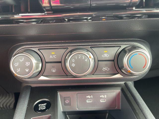 new 2025 Nissan Kicks car, priced at $24,181