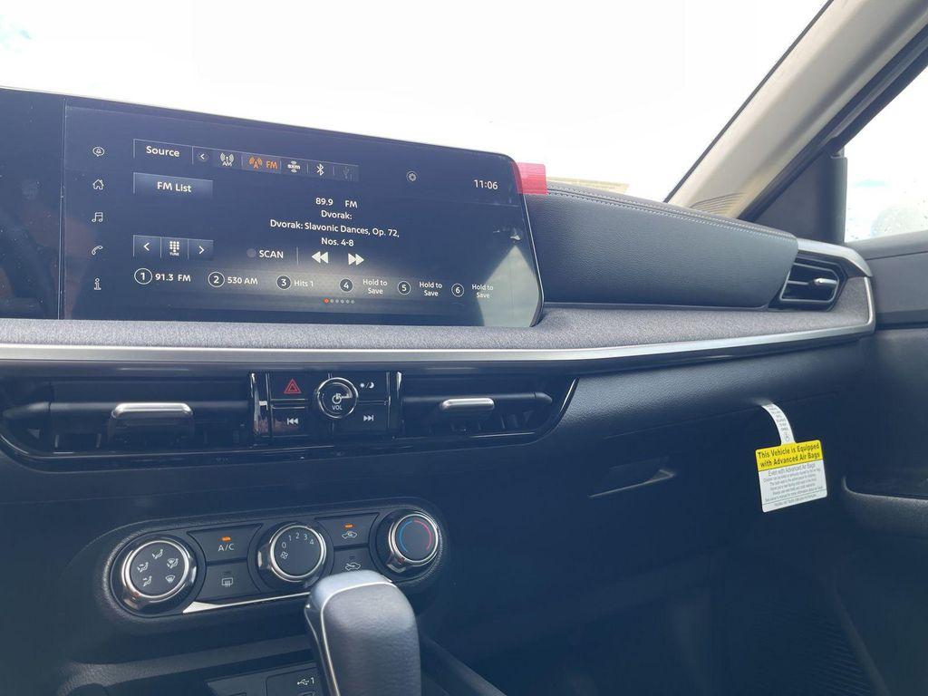 new 2025 Nissan Kicks car, priced at $24,079