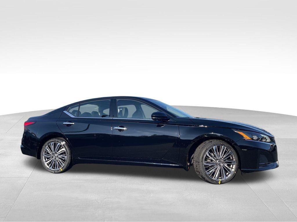 new 2025 Nissan Altima car, priced at $32,778