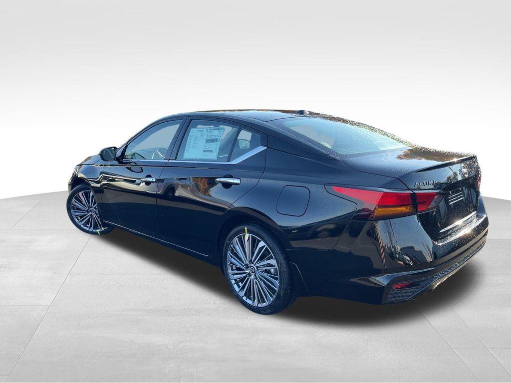 new 2025 Nissan Altima car, priced at $32,778