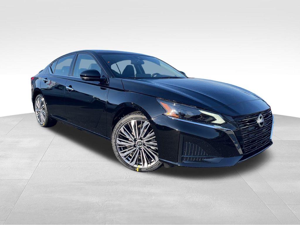 new 2025 Nissan Altima car, priced at $32,778