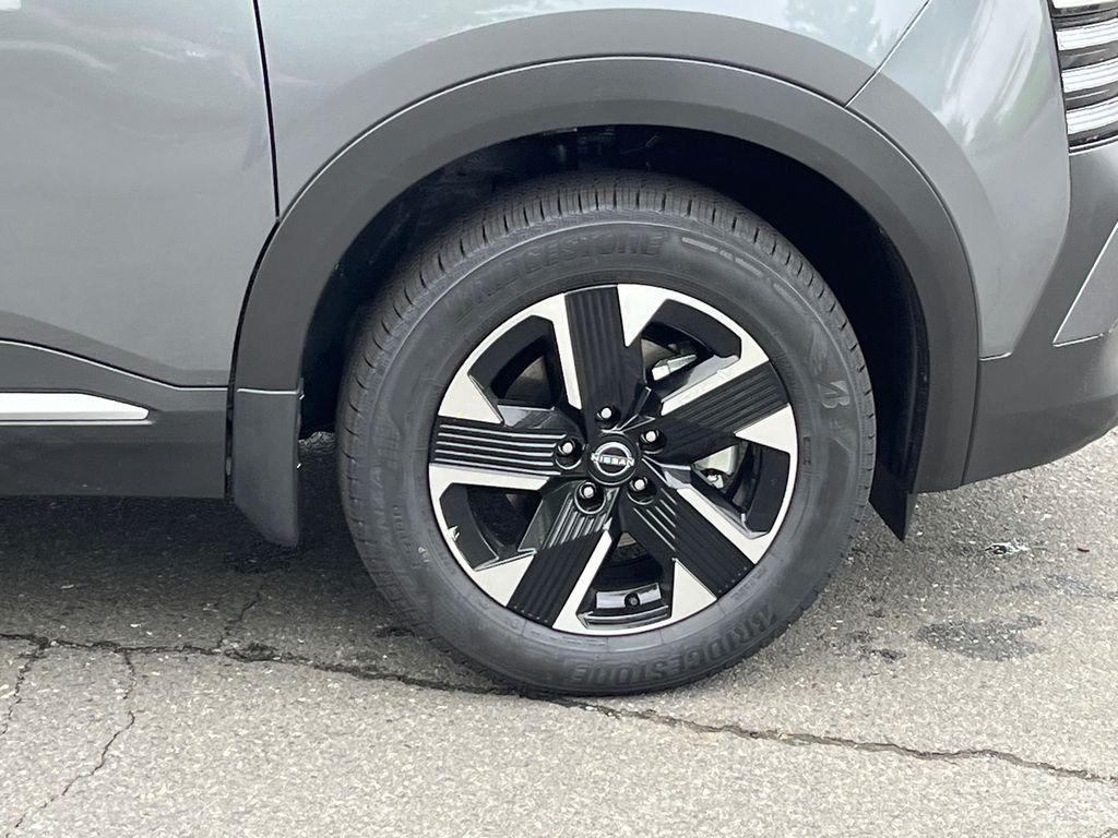 new 2025 Nissan Kicks car, priced at $22,982