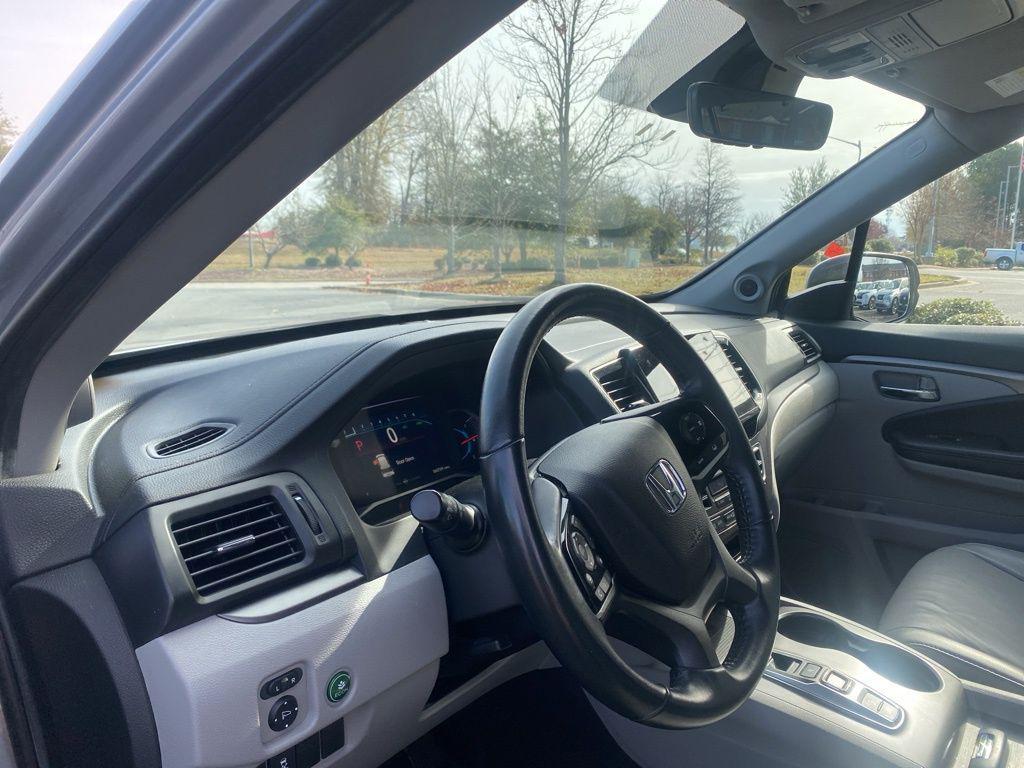 used 2021 Honda Pilot car, priced at $27,499