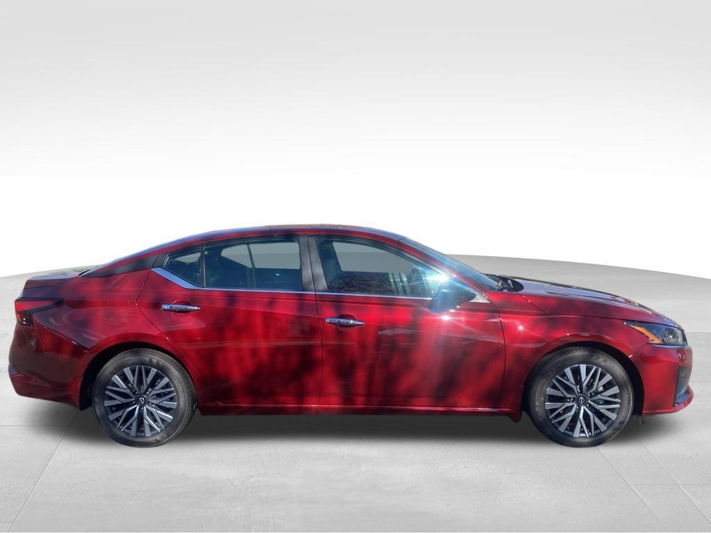 new 2025 Nissan Altima car, priced at $30,530