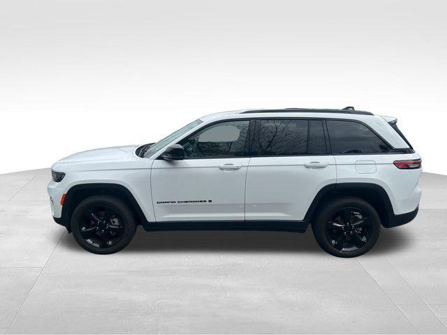 used 2023 Jeep Grand Cherokee car, priced at $29,697