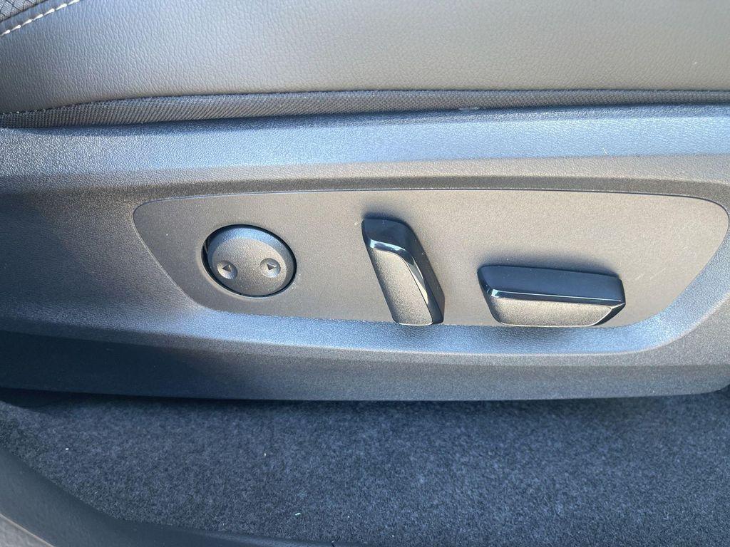 new 2025 Nissan Pathfinder car, priced at $43,794