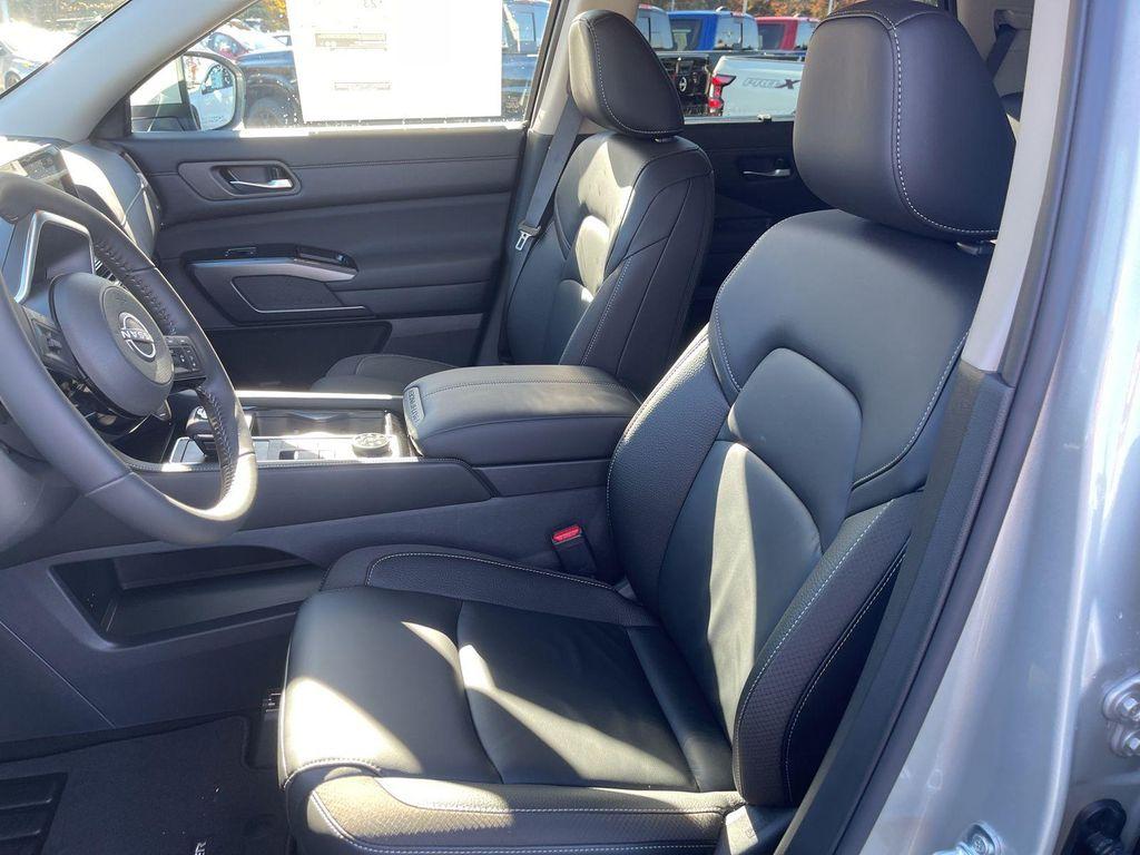 new 2025 Nissan Pathfinder car, priced at $43,794