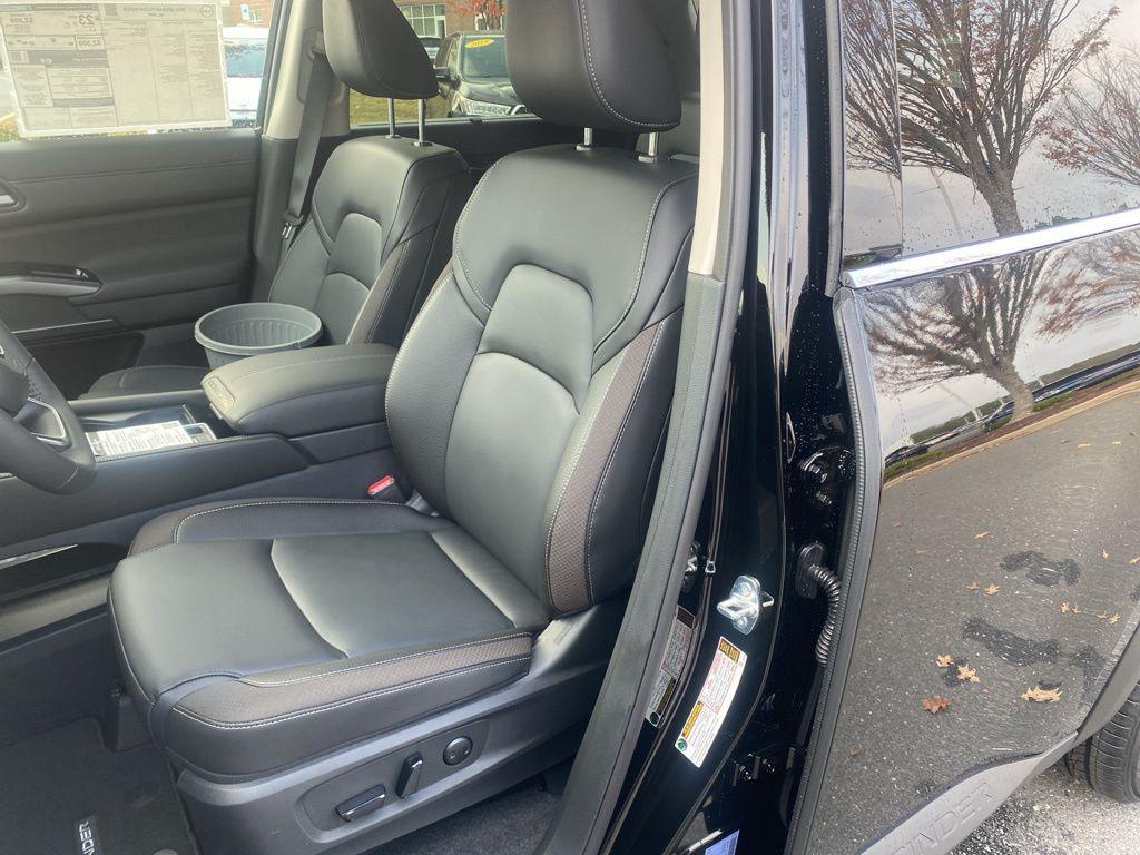 new 2025 Nissan Pathfinder car, priced at $41,236