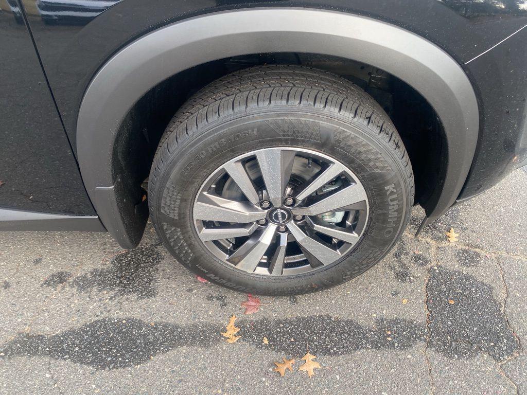 new 2025 Nissan Pathfinder car, priced at $41,236