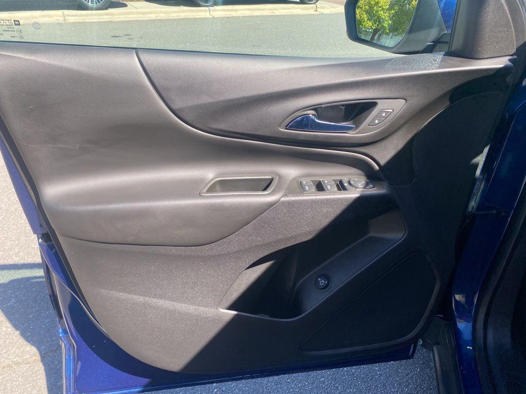 used 2022 Chevrolet Equinox car, priced at $19,556