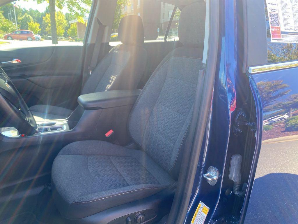used 2022 Chevrolet Equinox car, priced at $19,556