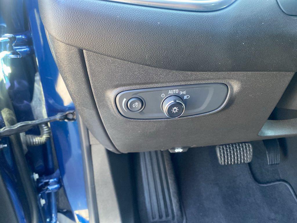 used 2022 Chevrolet Equinox car, priced at $19,556