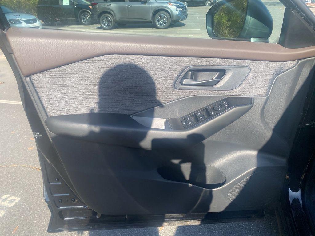 used 2023 Nissan Rogue car, priced at $22,519