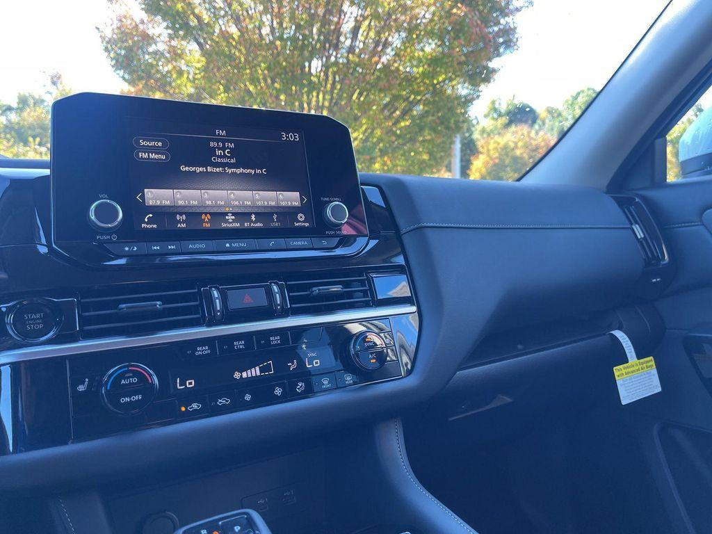 new 2025 Nissan Pathfinder car, priced at $33,882