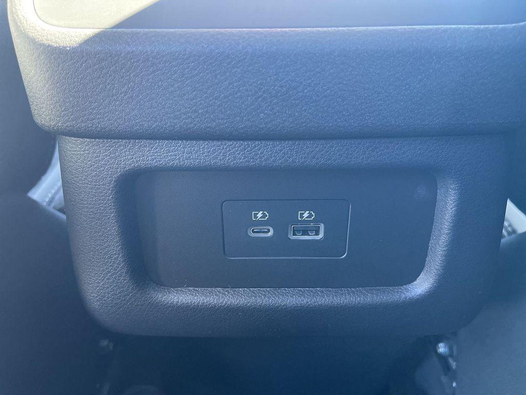 new 2025 Nissan Pathfinder car, priced at $33,882