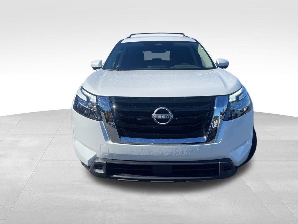 new 2025 Nissan Pathfinder car, priced at $33,882