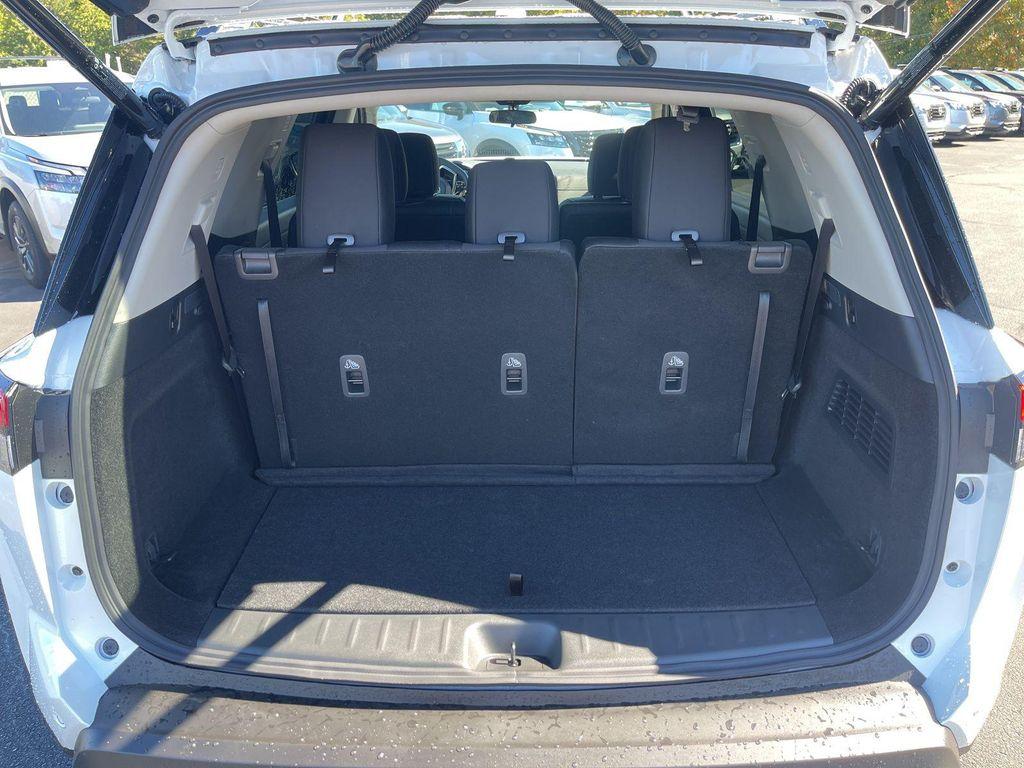 new 2025 Nissan Pathfinder car, priced at $33,882