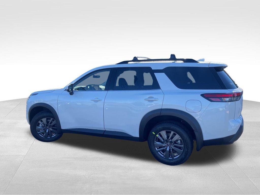 new 2025 Nissan Pathfinder car, priced at $33,882