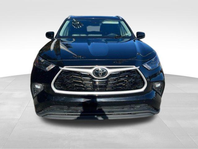 used 2023 Toyota Highlander car, priced at $36,288