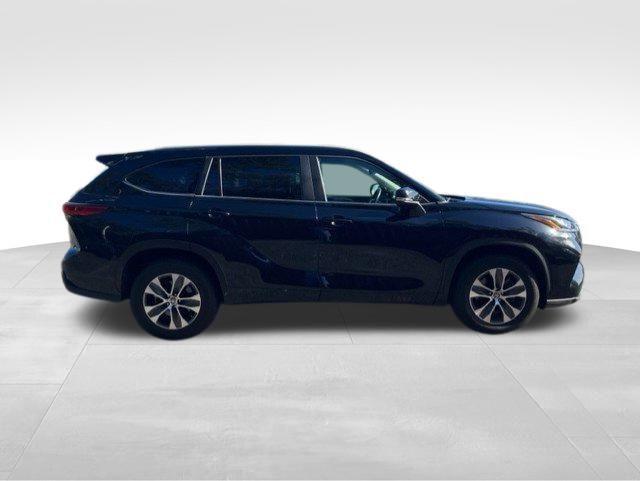 used 2023 Toyota Highlander car, priced at $36,288