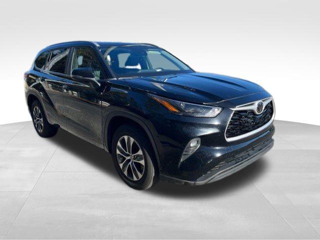 used 2023 Toyota Highlander car, priced at $36,288