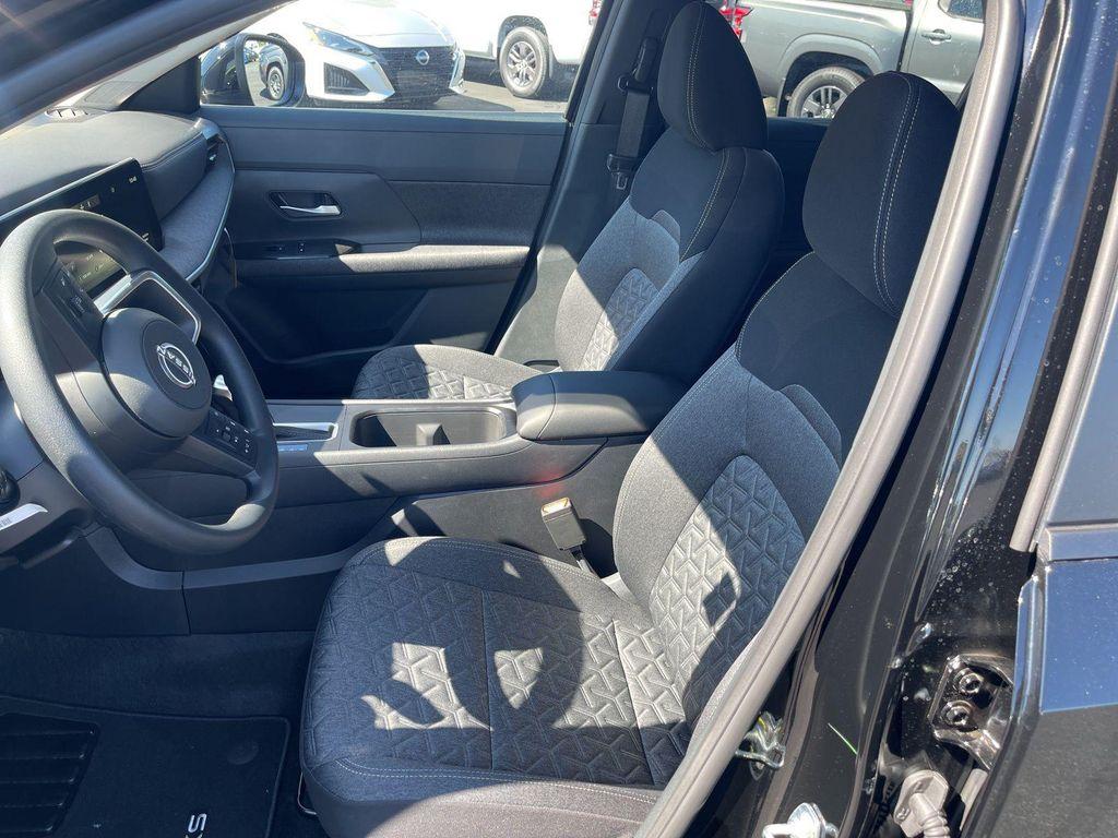 new 2025 Nissan Kicks car, priced at $22,981