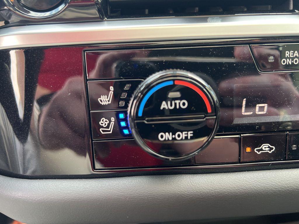 new 2025 Nissan Pathfinder car, priced at $43,754