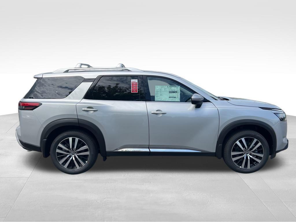 new 2025 Nissan Pathfinder car, priced at $43,754