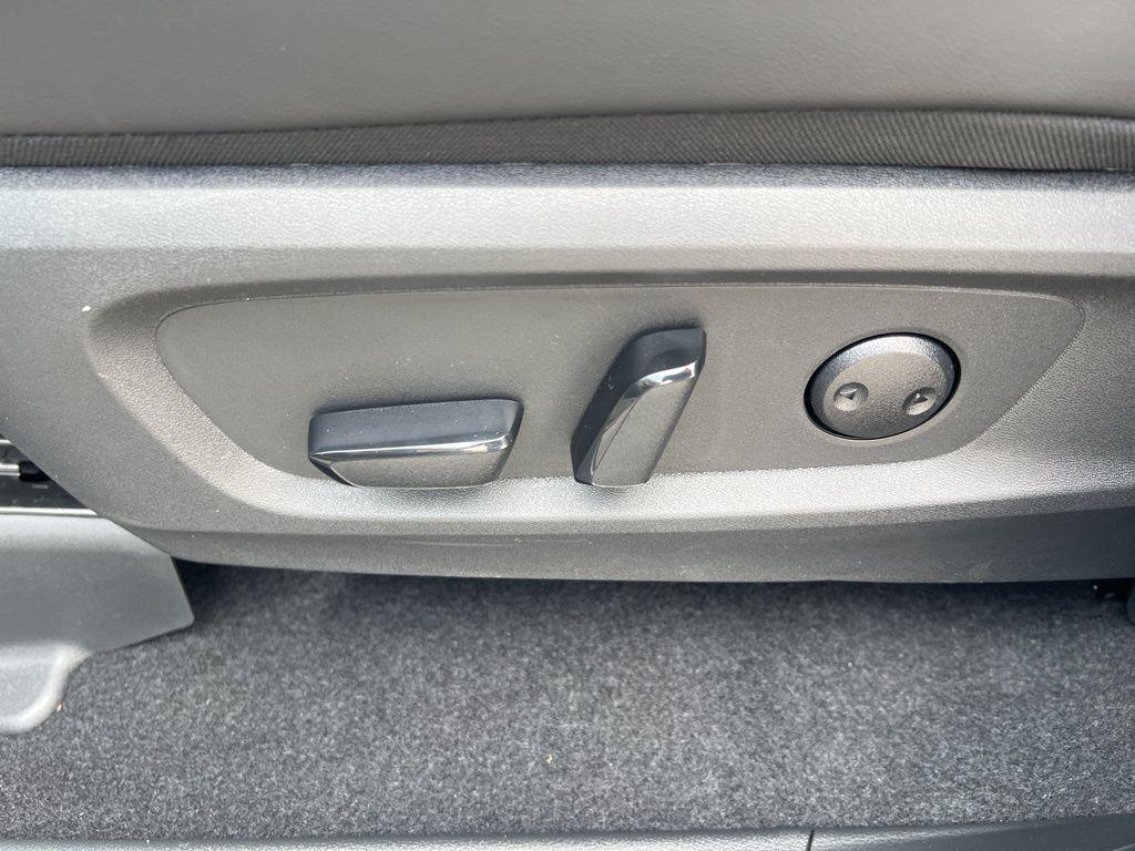 new 2025 Nissan Pathfinder car, priced at $43,754