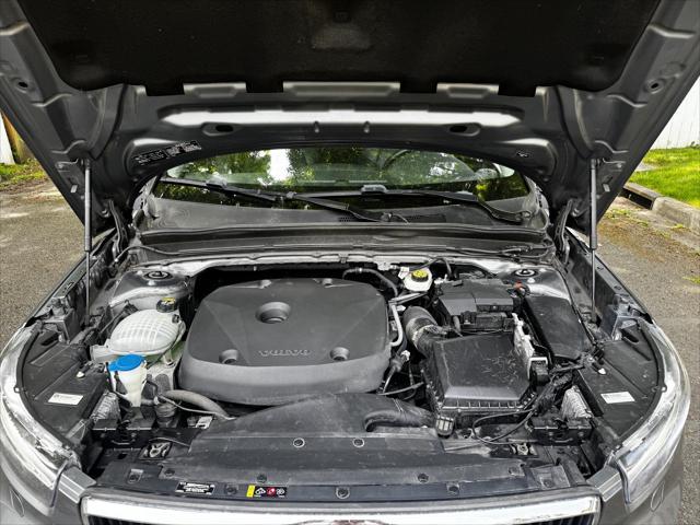 used 2019 Volvo XC40 car, priced at $20,895