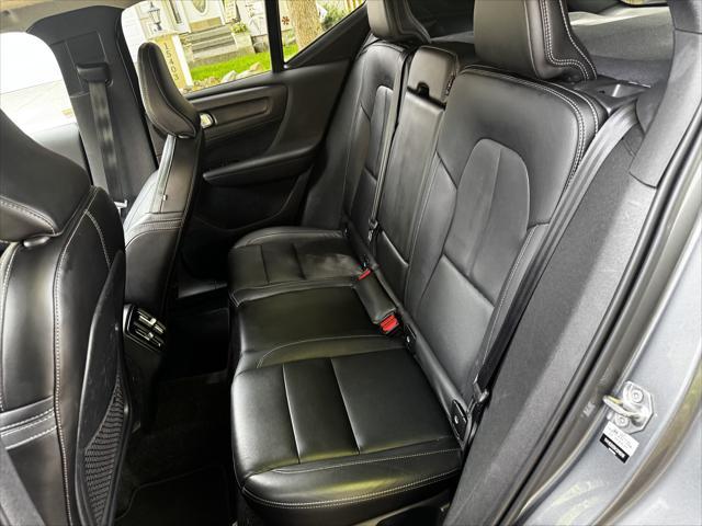 used 2019 Volvo XC40 car, priced at $20,895