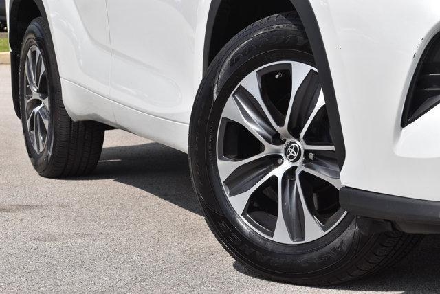 used 2022 Toyota Highlander car, priced at $29,875