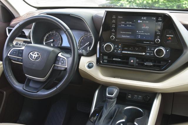 used 2022 Toyota Highlander car, priced at $29,875