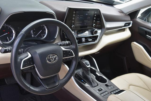 used 2022 Toyota Highlander car, priced at $29,875
