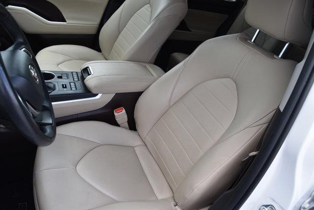used 2022 Toyota Highlander car, priced at $29,875