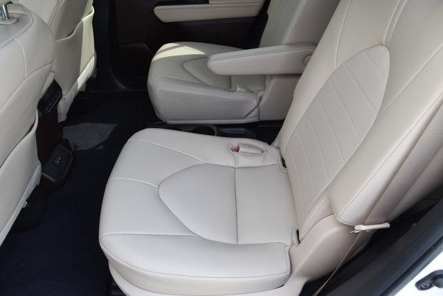 used 2022 Toyota Highlander car, priced at $29,875
