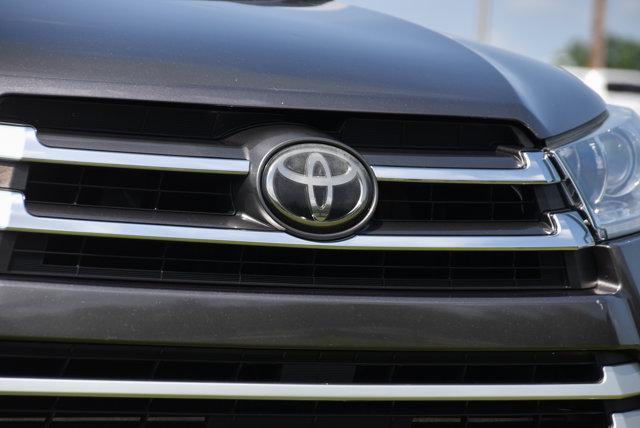 used 2017 Toyota Highlander car, priced at $23,579