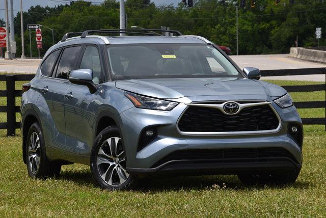 used 2024 Toyota Highlander car, priced at $44,736