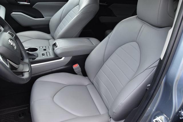 used 2024 Toyota Highlander car, priced at $44,736