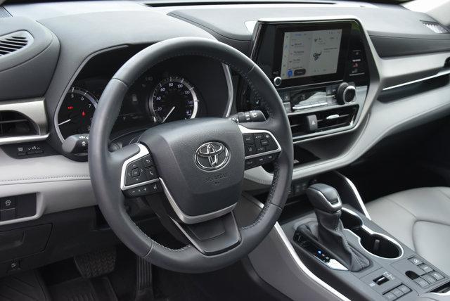 used 2024 Toyota Highlander car, priced at $44,736