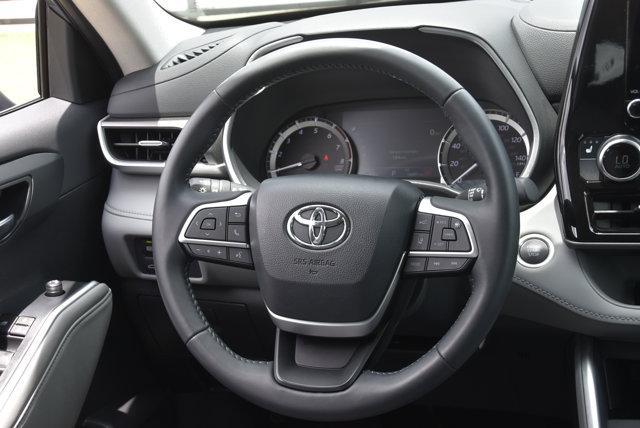 used 2024 Toyota Highlander car, priced at $44,736