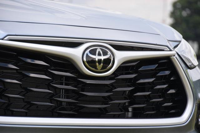 used 2024 Toyota Highlander car, priced at $44,736