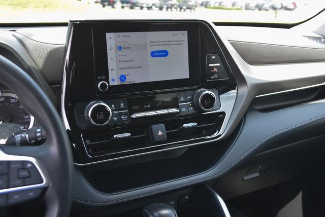 used 2023 Toyota Highlander car, priced at $36,731