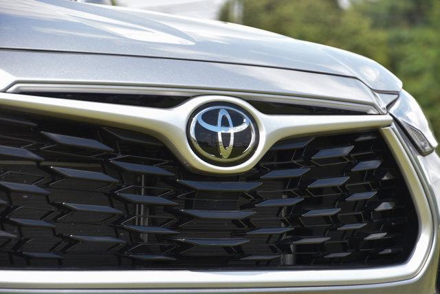 used 2023 Toyota Highlander car, priced at $36,731
